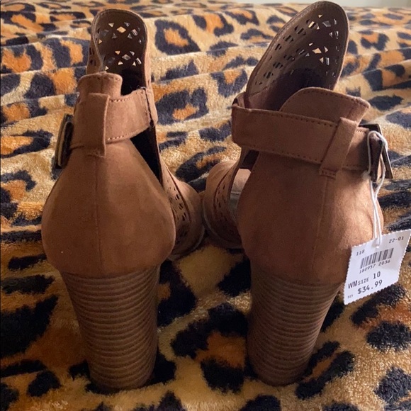 Camel ankle booties. - Picture 3 of 3